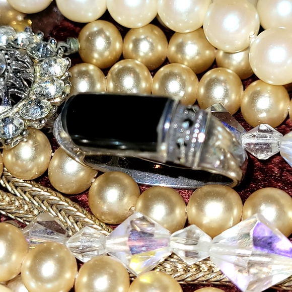 STERLING SILVER ONYX AND MARCASITE RING 8 - Picture 2 of 3